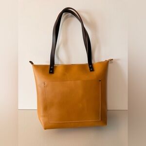 New never used Portland Leather Mango Medium Zip tote